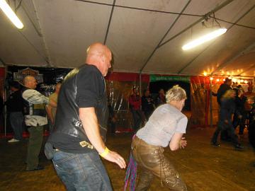 464341_4200060453129_381199458_o