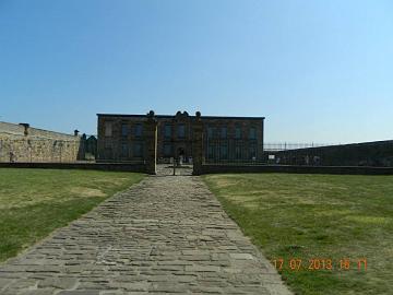 184495_4531271860422_210243951_n